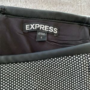 Express Pencil Skirt. Size 0. Lined. Very flattering.